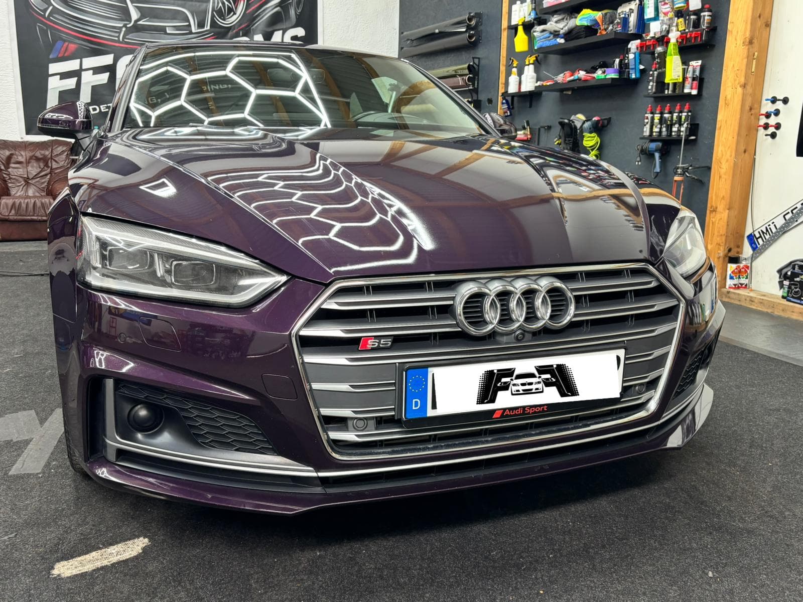 Chromleisten Chrome Delete Vorher-Nachher – von Silber Chrom zu Hochglanz Schwarz, FF Customs – Vorher